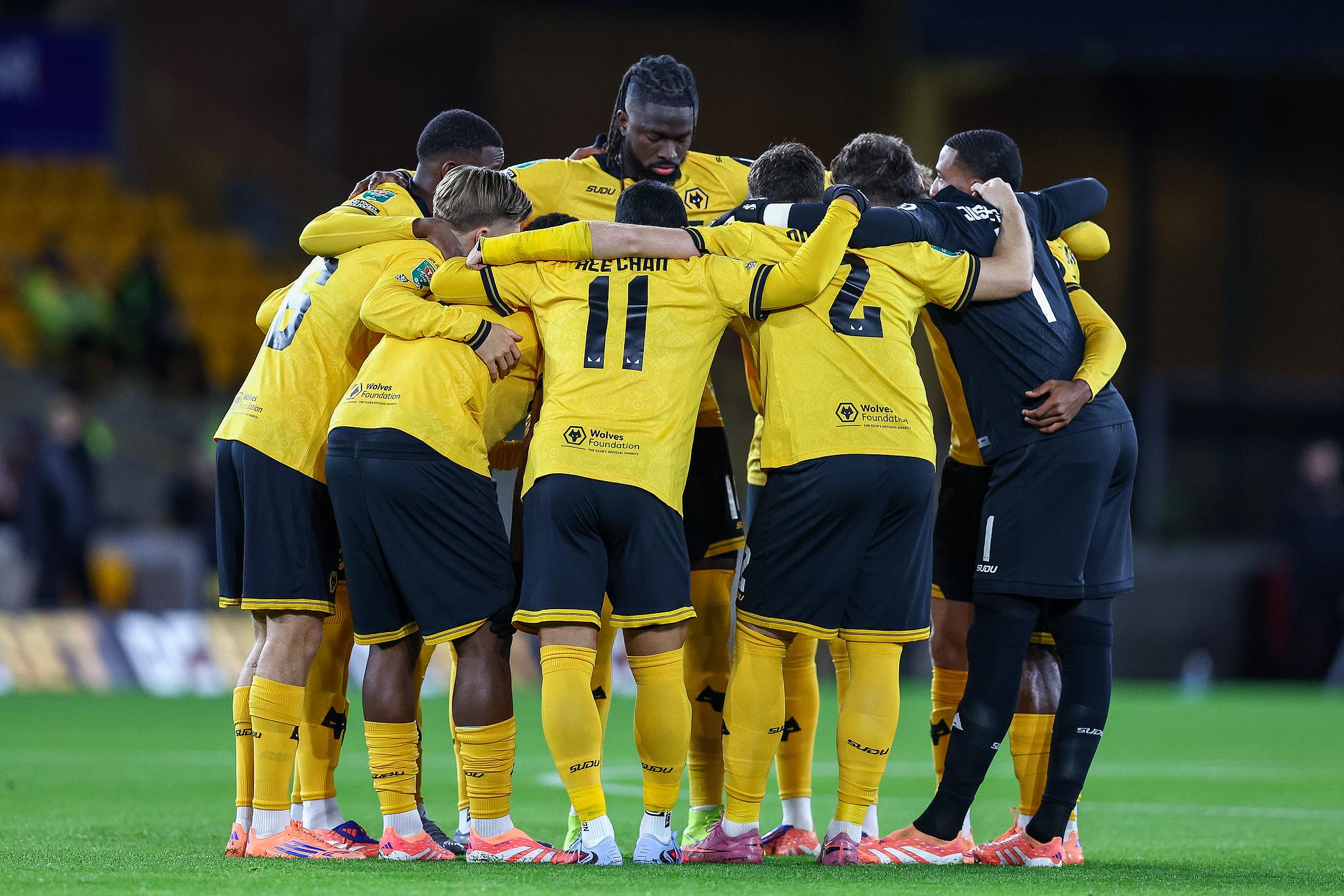 星空体育-VAR误判增多——狼队对阵埃弗顿失利中的点球误判解析