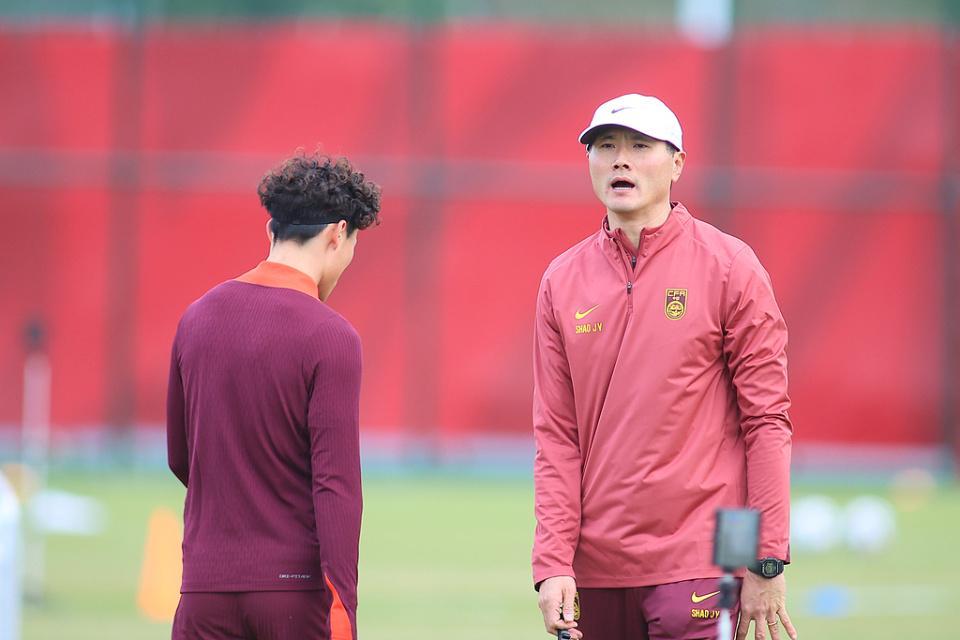 星空体育-2-2！国足遭俄超豪门绝平+无缘2连胜 朱鹏宇首球 林良铭连场破门